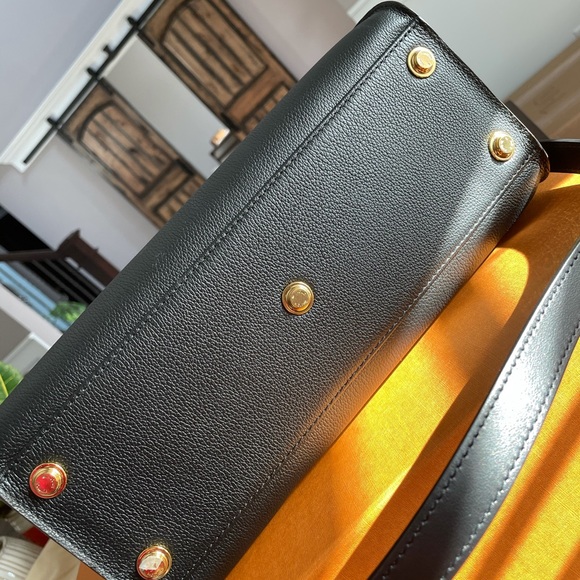 BRAND NEW LOUIS VUITTON On My Side MM handbag. - Picture 7 of 9